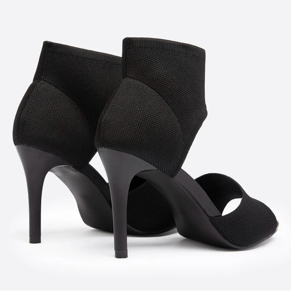 *SOLD* NEW Heels. Offers Welcome. - Picture 7 of 9